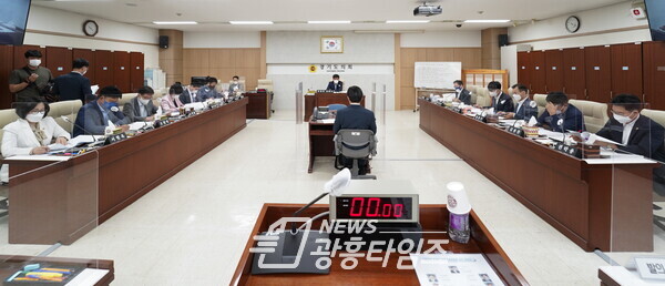 안전행정위원회, 남·북부자치경찰위원회 업무보고 받아(사진제공=경기도의회) 안전행정위원회, 남·북부자치경찰위원회 업무보고 받아(사진제공=경기도의회)