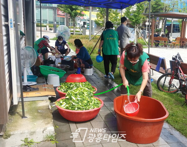 부곡동, 새마을부녀회 사랑의 밑반찬 나누기 행사(사진제공=의왕시)