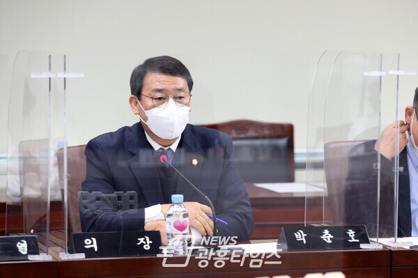 성담이마트시화점폐점결정대책방안간담회_박춘호 의장(제공=시흥시의회)
