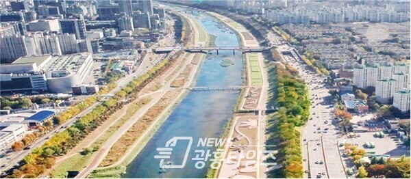 광명시는 오는 31일 오후 3시 시민회관 대공연장에서 안양천 지방정원 지정 및 조성계획 수립에 관한 주민 공청회를 개최한다(제공=광명시)