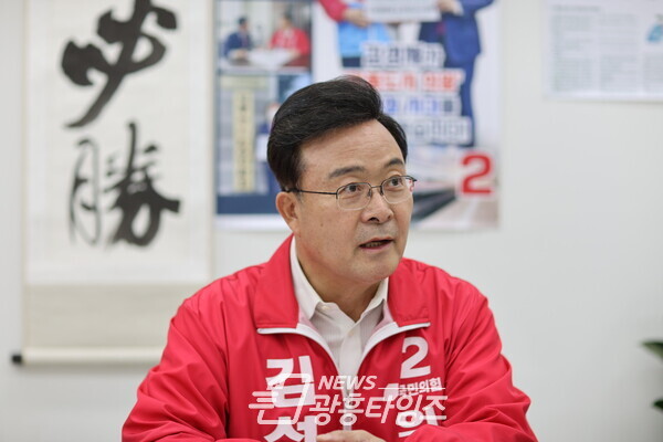 김성제 국민의힘 의왕시장 후보, 교육관련 5호공약을 설명하고 있다(제공=김성제 후보 선거캠프)