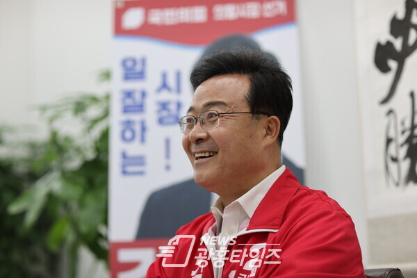 김성제 국민의힘 의왕시장 후보, 교육관련 5호공약을 설명하고 있다(제공=김성제 후보 선거캠프)