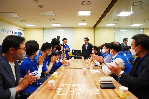 정세균 전 국무총리, 박승원 광명시장후보 지지방문(제공=박승원 후보 선거캠프) 정세균 전 국무총리, 박승원 광명시장후보 지지방문(제공=박승원 후보 선거캠프)