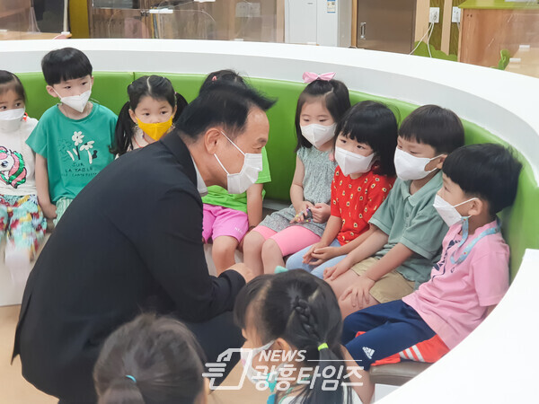 임태희 경기도교육감 당선인, 큰나래유치원 방문(제공=경기도교육감직 인수위원회)