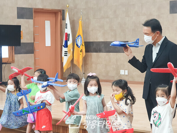 임태희 경기도교육감 당선인, 큰나래유치원 방문(제공=경기도교육감직 인수위원회)
