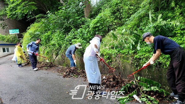  내손2동 사회단체, 예찰활동(사진제공=내손2동 주민센터)