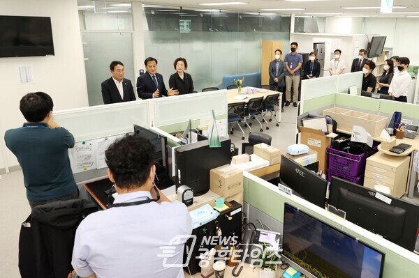 장현국 의장 등 10대 의회 후반기 의장단, 11대 의회에 '도민중심 의정' 당부 (제공=경기도의회)
