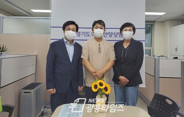문형근·이채명 의원, 노숙인돌봄사업활성화 관련 정담회 (제공=문형근 의원실)) 문형근·이채명 의원, 노숙인돌봄사업활성화 관련 정담회 (제공=문형근 의원실))