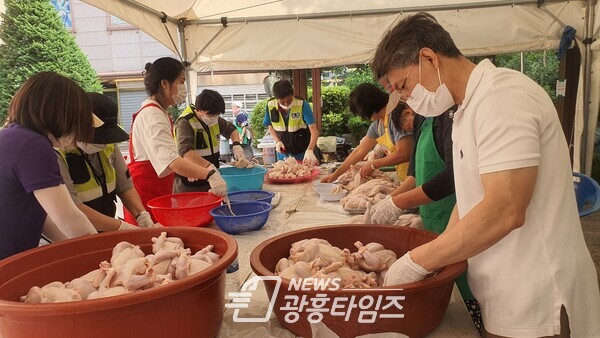 정왕1동_삼계탕 나눔행사(제공=정왕1동 행정복지센터)