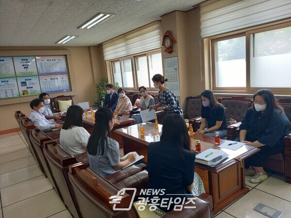 박옥분 의원, 천천중 방문하여 학교 애로사항 청취(제공=박옥분 의원실) 박옥분 의원, 천천중 방문하여 학교 애로사항 청취(제공=박옥분 의원실)