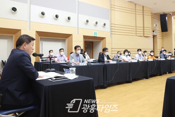 광명시는 22일 오후 시청 대회의실에서 ‘국제안전도시 공인사업 3차 연구용역’ 착수보고회를 가졌다(제공=광명시) 광명시는 22일 오후 시청 대회의실에서 ‘국제안전도시 공인사업 3차 연구용역’ 착수보고회를 가졌다(제공=광명시)