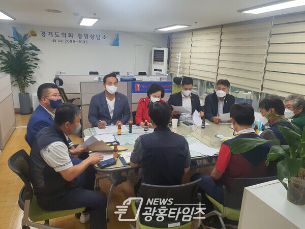 광명지역 도의원, 전국자동차노동조합 연맹 관계자와 정책정담회 가져(제공=경기도의회 광명상담소) 광명지역 도의원, 전국자동차노동조합 연맹 관계자와 정책정담회 가져(제공=경기도의회 광명상담소)