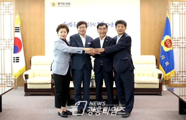 염종현 의장 및 의장단, 17일 염태영 경기도 신임 경제부지사 접견 (제공=경기도의회) 염종현 의장 및 의장단, 17일 염태영 경기도 신임 경제부지사 접견 (제공=경기도의회)