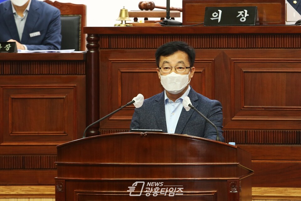 김귀근 의원, 5분 발언 모습(사진제공=군포시의회 김귀근 의원, 5분 발언 모습(사진제공=군포시의회