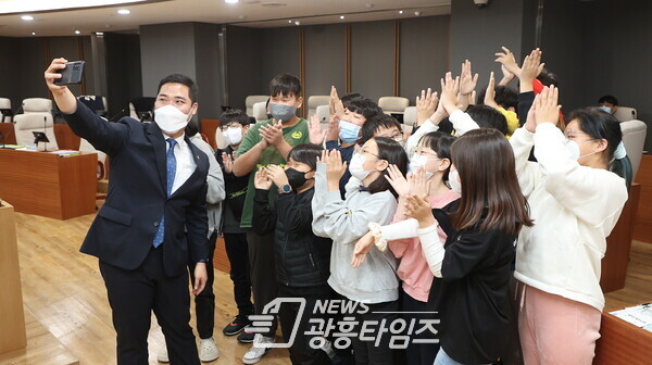 최민 의원, ‘경기도의회 청소년의회교실’ 참석 광명동초등학교 학생 격려 (사진제공=경기도의회)