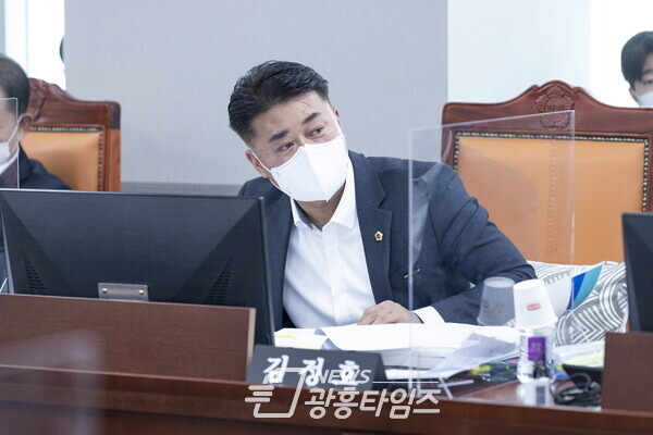 김정호 의원, 건축물 미술작품 심의위원회 운영에 대한 제도개선 필요(사진제공=경기도의회) 김정호 의원, 건축물 미술작품 심의위원회 운영에 대한 제도개선 필요(사진제공=경기도의회)