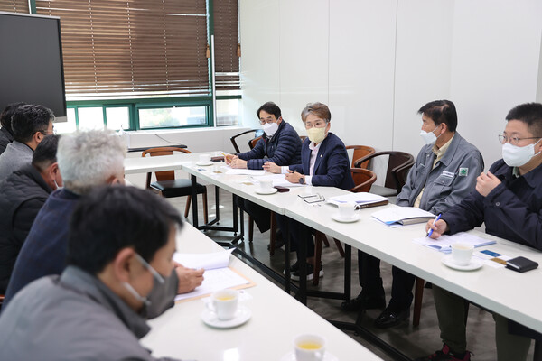 대한건설협회 시흥시협의회와 간담회 모습(사진제공=시흥시의회) 대한건설협회 시흥시협의회와 간담회 모습(사진제공=시흥시의회)