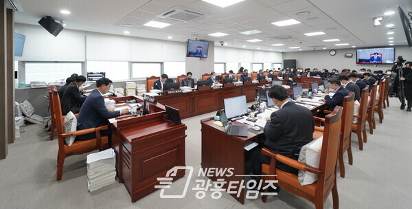 문화체육관광위, 여야 합심해 문화체육관광국 예산 590억 원 파격 증액 (사진제공=경기도의회) 문화체육관광위, 여야 합심해 문화체육관광국 예산 590억 원 파격 증액 (사진제공=경기도의회)