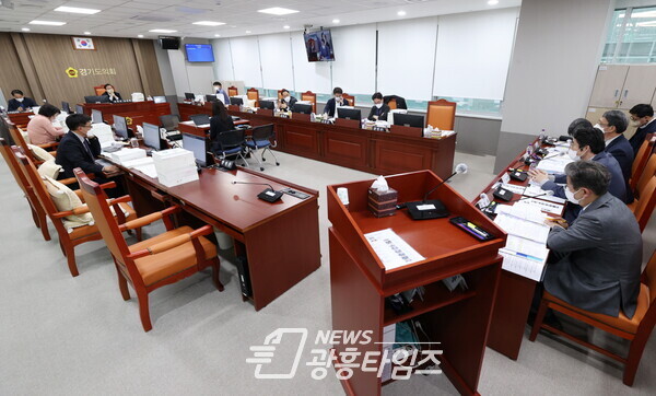 의회운영위원회, 2023년도 예산안 수정의결(사진제공=경기도의회) 의회운영위원회, 2023년도 예산안 수정의결(사진제공=경기도의회)
