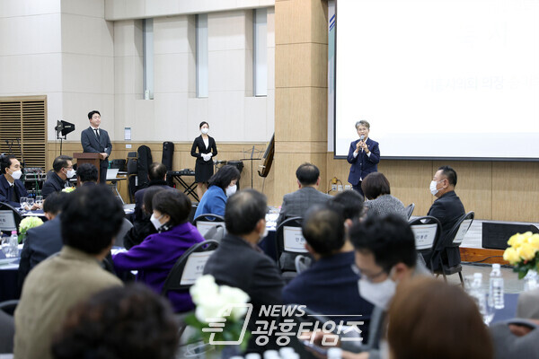 2022년시흥산업진흥원기업인만남의날_축사중인 송미희 의장(사진제공=시흥시의회) 2022년시흥산업진흥원기업인만남의날_축사중인 송미희 의장(사진제공=시흥시의회)