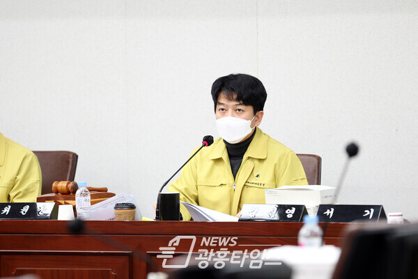 제303회 시흥시의회 제2차 정례회 예산결산특별위원회_김진영 위원장(사진제공=시흥시의회)