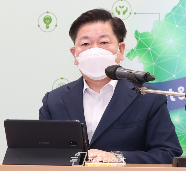 광명시는 9일 시청 중회의실에서 열린 새해 첫 주간회의에서 2023년 주요 핵심사업 보고회를 개최했다(사진제공=광명시) 광명시는 9일 시청 중회의실에서 열린 새해 첫 주간회의에서 2023년 주요 핵심사업 보고회를 개최했다(사진제공=광명시)