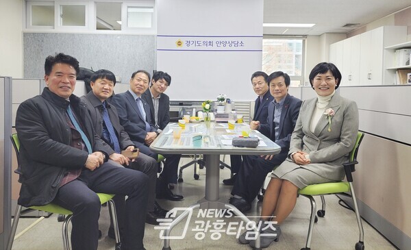 문형근.김성수.이채명.장민수 의원, 안양시부시장과의 정담회 실시(사진제공=경기도의회 안양상담소) 문형근.김성수.이채명.장민수 의원, 안양시부시장과의 정담회 실시(사진제공=경기도의회 안양상담소)