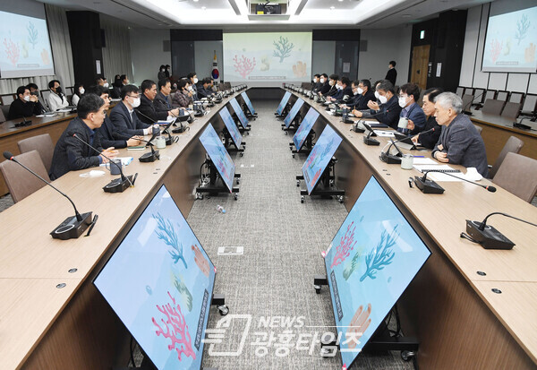 시흥시가 주요 시정 현안에 대한 논의와 부서별 소통을 위한 2월 첫 공감회의를 개최했다(사진제공=시흥시) 시흥시가 주요 시정 현안에 대한 논의와 부서별 소통을 위한 2월 첫 공감회의를 개최했다(사진제공=시흥시)