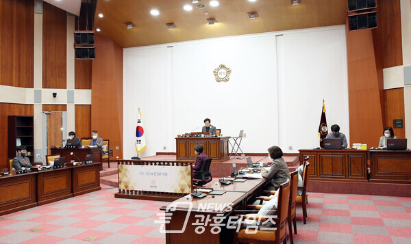 군포시의회 의회운영위원회는 2월 10일 오후, 제1차 회의를 열고 제266회 임시회 의사일정을 협의·결정했다 (사진제공=군포시의회) 군포시의회 의회운영위원회는 2월 10일 오후, 제1차 회의를 열고 제266회 임시회 의사일정을 협의·결정했다 (사진제공=군포시의회)