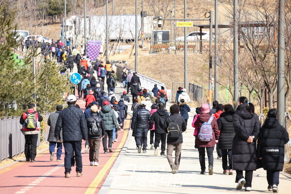 ‘탄소중립 실천을 위한 두발로 Day’행사 진행(사진제공=의왕시)