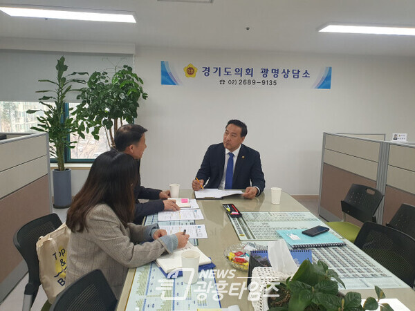 김용성 의원, 제11회 경기정원문화박람회 추진사항 점검 정담회 가져 (사진제공=경기도의회 광명상담소) 김용성 의원, 제11회 경기정원문화박람회 추진사항 점검 정담회 가져 (사진제공=경기도의회 광명상담소)
