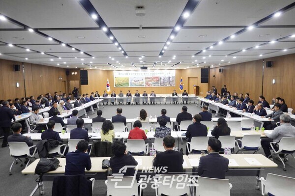 농정해양위원회, 25개 농업인단체들과의 정담회 개최 (사진제공=경기도의회) 농정해양위원회, 25개 농업인단체들과의 정담회 개최 (사진제공=경기도의회)