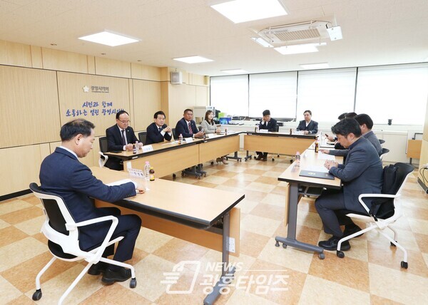 광명시의회, 2022년 회계연도 결산검사위원 위촉(사진제공=광명시의회) 광명시의회, 2022년 회계연도 결산검사위원 위촉(사진제공=광명시의회)