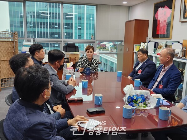14일(금) 14시 한국노총 소방노조-임오경 국회의원 고문위촉 및 감사패 전달식(사진제공=임오경 의원실) 14일(금) 14시 한국노총 소방노조-임오경 국회의원 고문위촉 및 감사패 전달식(사진제공=임오경 의원실)