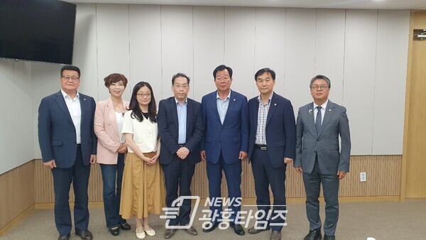 경기북부특자도 추진 특위구성TF, 도-행안부 간 소통부재 지적...소통창구 역할 할 특위 필요성 강조 (사진제공=경기도의회) 경기북부특자도 추진 특위구성TF, 도-행안부 간 소통부재 지적...소통창구 역할 할 특위 필요성 강조 (사진제공=경기도의회)