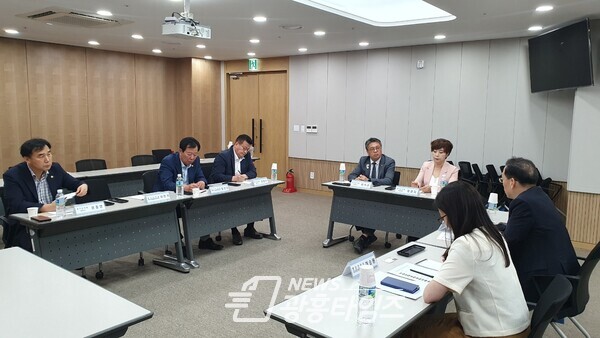 경기북부특자도 추진 특위구성TF, 도-행안부 간 소통부재 지적...소통창구 역할 할 특위 필요성 강조 (사진제공=경기도의회) 경기북부특자도 추진 특위구성TF, 도-행안부 간 소통부재 지적...소통창구 역할 할 특위 필요성 강조 (사진제공=경기도의회)