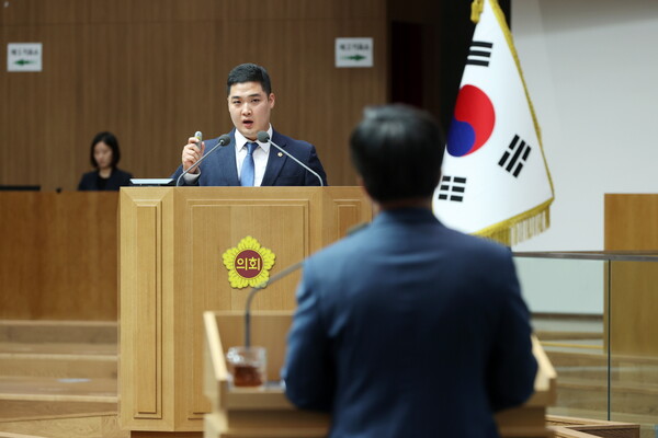 최민 의원, 광명·시흥 테크노밸리 조성 및 서남부 지역 교통 문제 해결 관련 도정질문(사진제공=경기도의회) 최민 의원, 광명·시흥 테크노밸리 조성 및 서남부 지역 교통 문제 해결 관련 도정질문(사진제공=경기도의회)