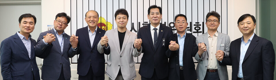 경기도-도의회, 체육 분야 위탁사무 이관에 뜻 모아(사진제공=경기도) 경기도-도의회, 체육 분야 위탁사무 이관에 뜻 모아(사진제공=경기도)
