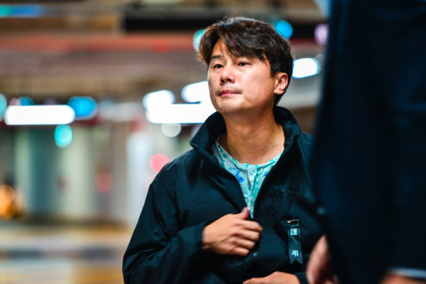 황대호 의원, 십자인대 파열불구, 1400만 경기도민 숙원사업 위해 병상 출석(사진제공=경기도의회) 황대호 의원, 십자인대 파열불구, 1400만 경기도민 숙원사업 위해 병상 출석(사진제공=경기도의회)