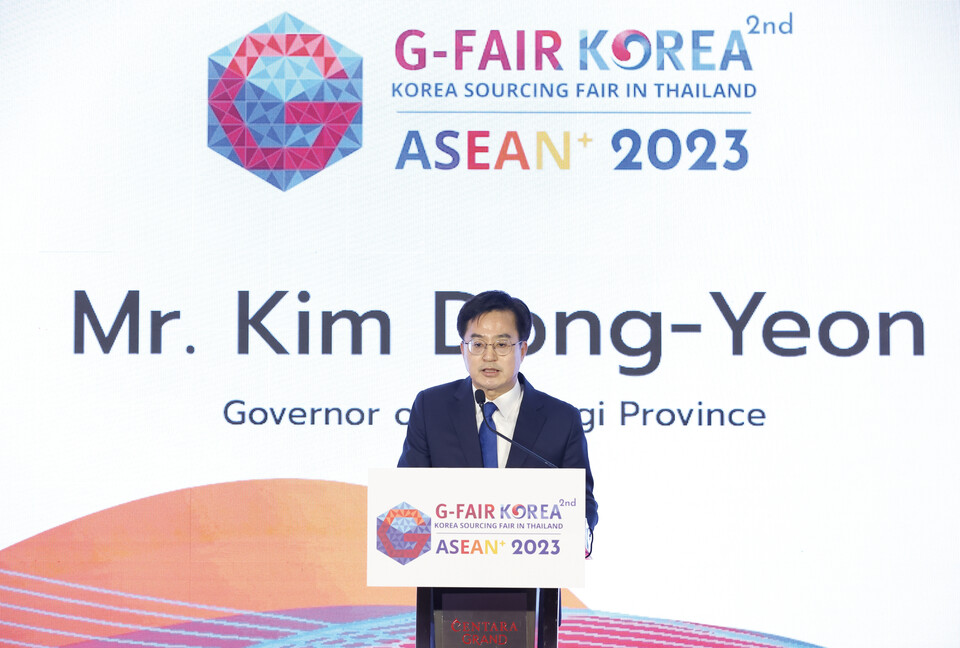 인도를 방문한 김동연 경기도지사가 2023 G-Fair 아세안+ 개막식에 참석해 축사를 하고 있다(사진제공=경기도) 인도를 방문한 김동연 경기도지사가 2023 G-Fair 아세안+ 개막식에 참석해 축사를 하고 있다(사진제공=경기도)