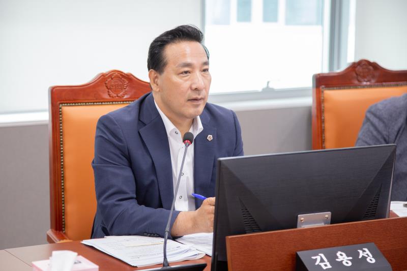 김용성 의원, 경기환경에너지진흥원 원장 인사청문회서 경기도 탄소중립 실현 위한 진흥원의 역할 질의(사진제공=경기도의회)