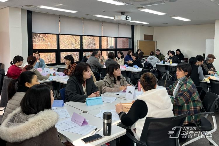 시흥시 “주민공론장 사업을 더 원활하게” ‘2024년 퍼실리테이터 통합 교육’ 수료식 진