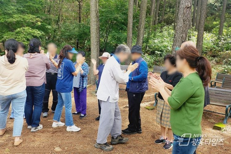 광명시 치매안심센터, 치매 예방과 돌봄 부담 감소 위한 ‘기억 잇고, 추억 잇는 야외프로그램’ 운영