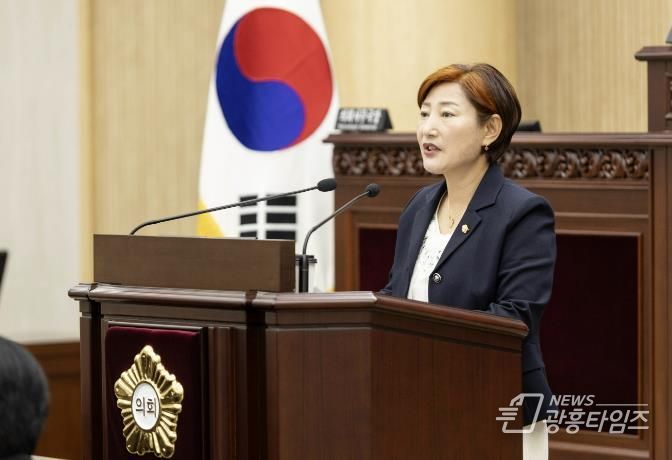 이날 이 건의안에 대해 제안 설명을 하고 있는 현옥순 의원의 모습.