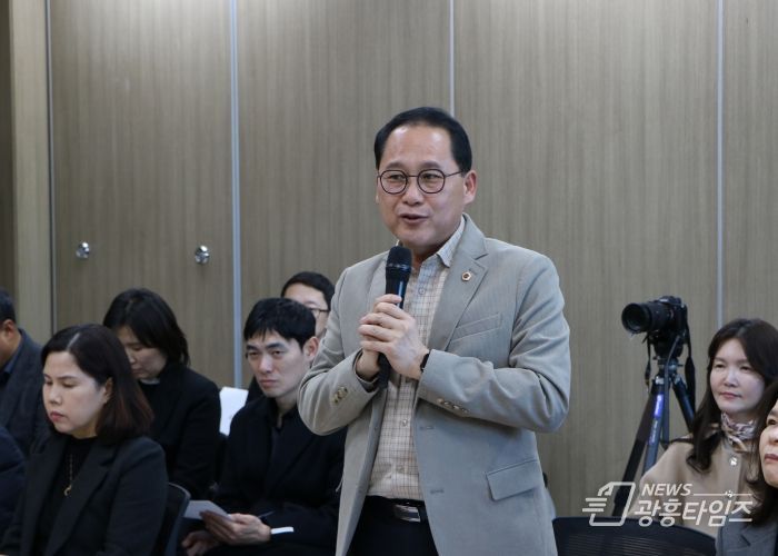 경기도의회 안광률 위원장, 전국 최초 학교시설 유지관리 공공위탁, 교육환경 혁신의 새 지평 기대