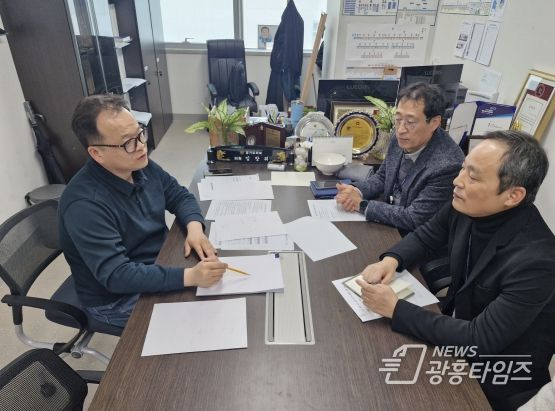 임창휘 경기도의원, 경안천 유입부 녹조 문제 해결 방안 모색 정담회 개최......퇴적물 준설ㆍ인공습지ㆍ자연정화 방식 도입 등 논의