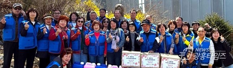 광명시 광명7동 지역사회보장협의체는 지난 7일 충북 제천시에 위치한 사회복지시설 제천영육아원을 방문해 시설을 둘러보고, 100만 원 상당의 주방세제와 세탁세제 등 후원 물품을 전달했다.