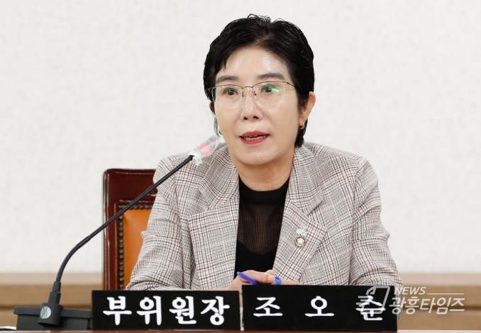 화성특례시의회 조오순 의원이 제243회 임시회 중 제2차 본회의에서 5분 자유발언을 하고 있다.
