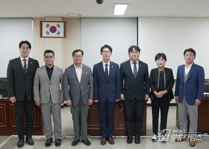 안양시의회 총무경제위원회, 중국 웨이팡시‧안양시 방문하여 도시 간 우호협력 강화 추진