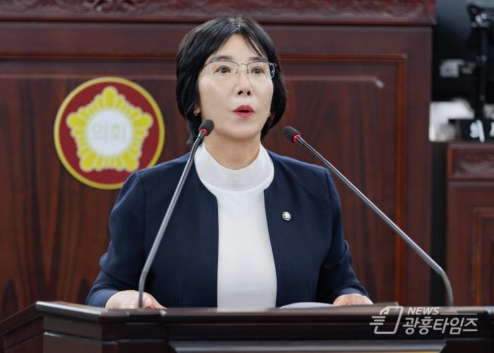 화성특례시의회 조오순 의원이 제244회 임시회 중 제1차 본회의에서 5분 자유발언을 하고 있다.